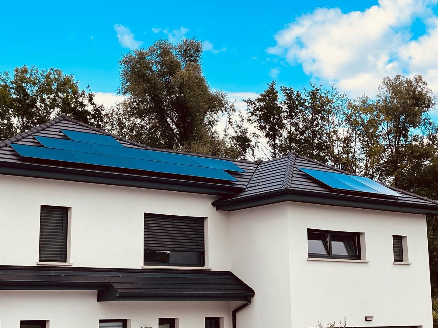 Installation de panneaux photovoltaïques performants près de Saint-Louis et Colmar Guebwiller 0